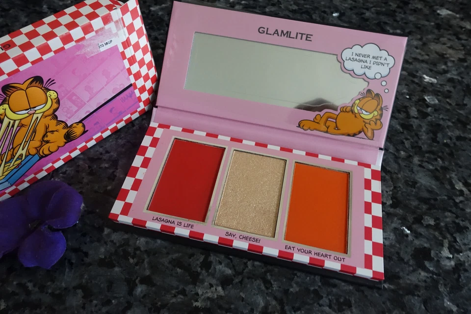 Glamlite X Garfield for the love of lasagna face palette new in box - Image 4 of 4