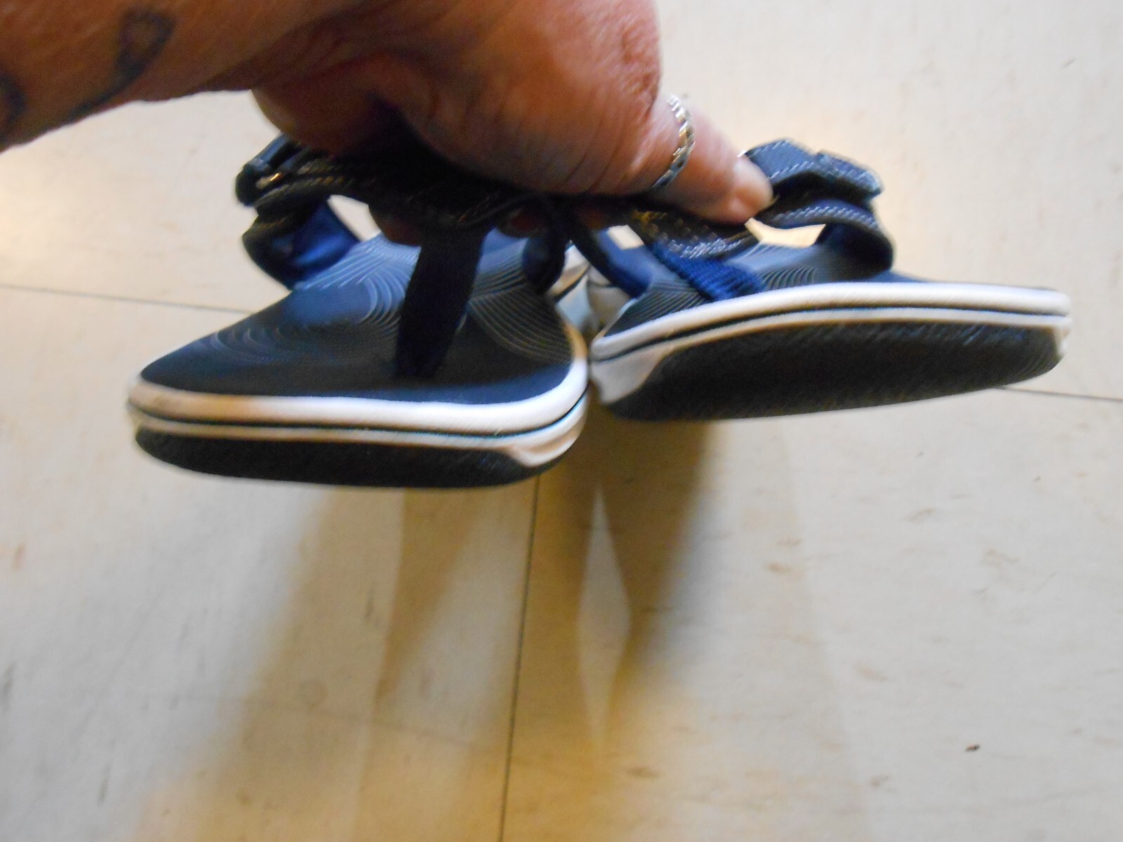 clarks navy blue sandals