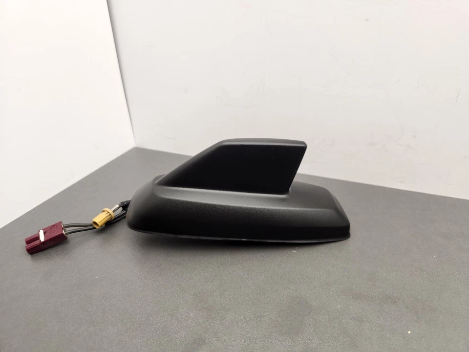  Chevrolet Express 2021 furgoneta antena tiburón OEM 84405021 Foto 2 de 4