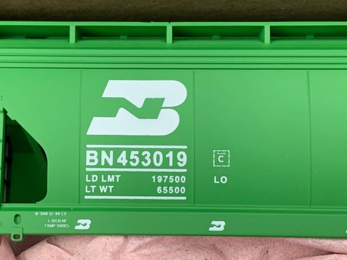 HO Accurail Kit #81461 Burlington Northern 3 bahías ACF Tolva Coche # 453019 HO2026 | Zustand: New