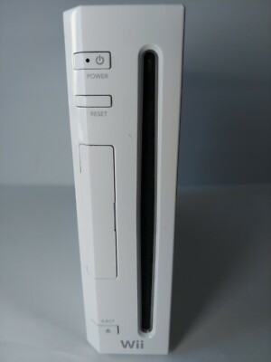 NINTENDO Wii. RVL.-001 WHITE CONSOLE ONLY. NO CABLES UNTESTED. WILL GUARANTEE.