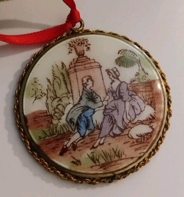 Vtg Frangonard (MAX FACTOR?) English Garden Powder Compact/Puff 1.75'' Pendant!