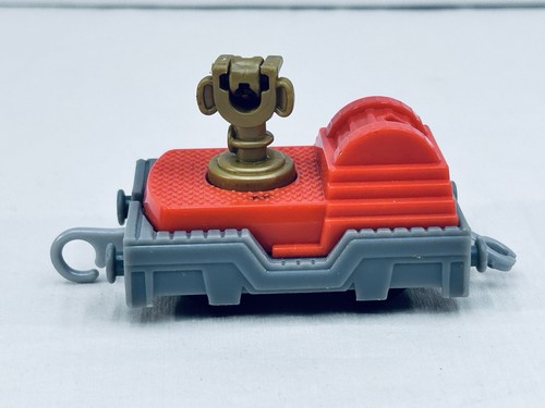 2013 Thomas the Train Trackmaster Firey Flynn w/Fire hose Reel car Motorized - Picture 8 of 11