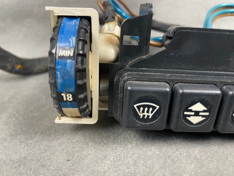 MERCEDES BENZ 300SD 380SEL W126 UNIDAD DE INTERRUPTOR DE CONTROL DE CLIMA OEM 1268300285 Foto 2 de 4