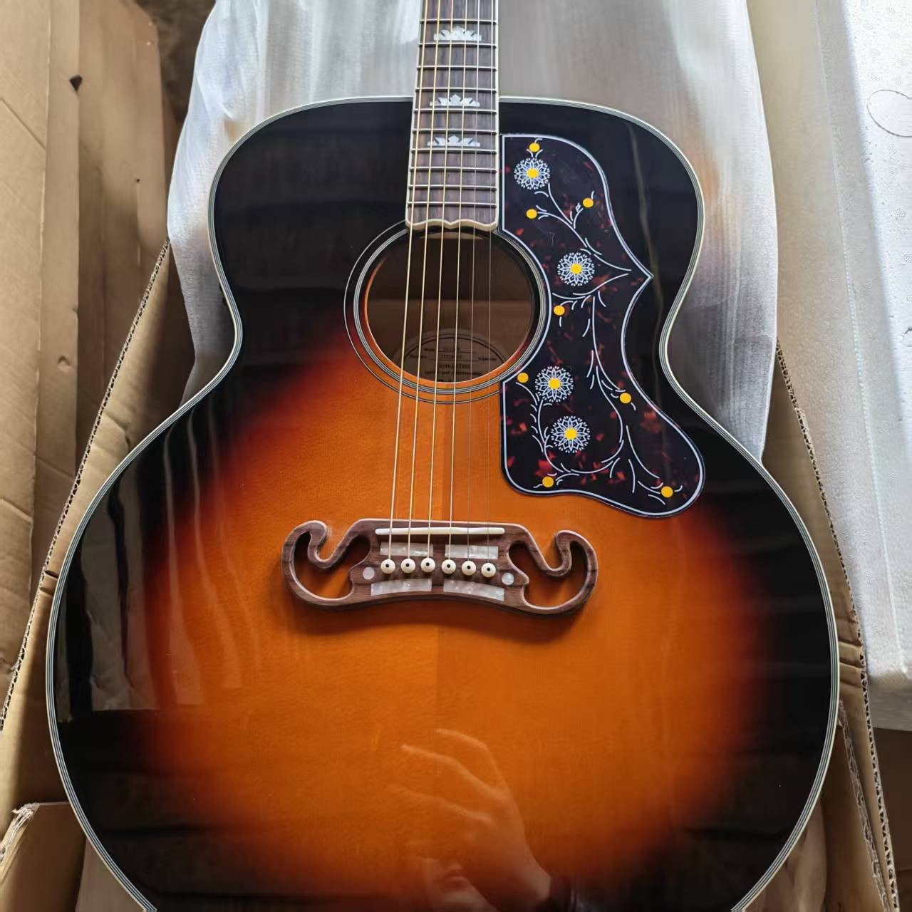 Custom Super Jumbo 200 Vintage Sunburst Chitarra Elettroacustica Top in Abete Massello foto 3