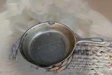 VINTAGE Cast Iron SKILLET Frying Pan 2 Spouts Made In USA Marked A & 5