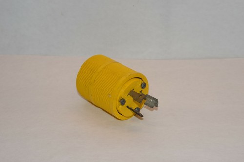 NEW (LOT OF 5) GENERAL ELECTRIC L10 20A 125/250V LOCKING PLUG - Picture 2 of 4