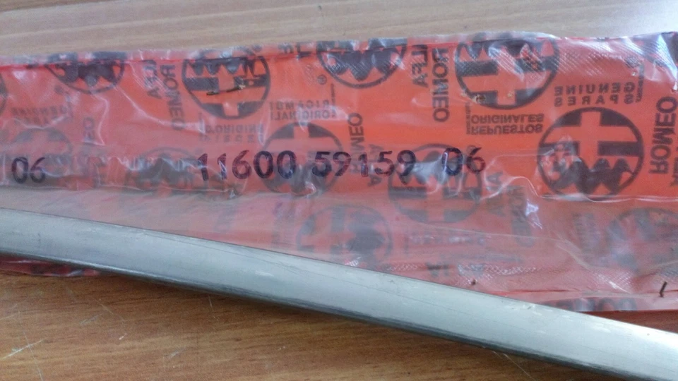 Moldura para Alfa Romeo Alfetta 116005915906 OEM Foto 2 de 2