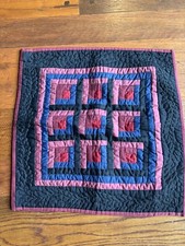 Small Amish Made Log Cabin Wall Hanging Quilt 19 X 19 Excellent Stitching