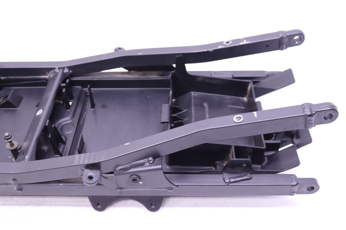 2004 04 05 KAWASAKI ZX10R ZX10 OEM REAR SUBFRAME TRAY REAR FRAME