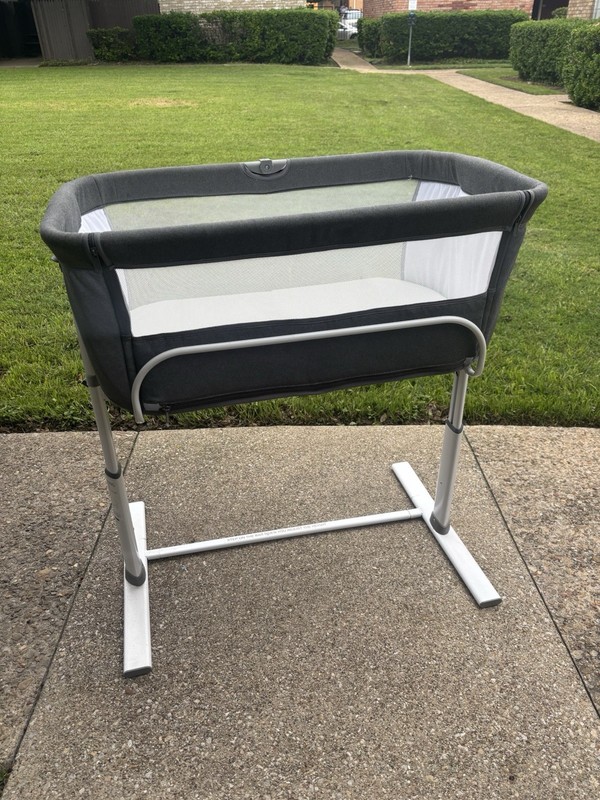Bedside sleeper of baby for sale!