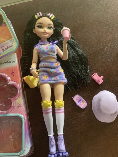 Barbie Dream Besties Skate Party Renee Fashion Doll & Accessories Posable IOB - Picture 9 of 9