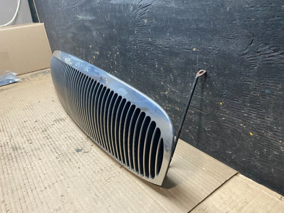 1997 to 2005 Buick Park Avenue Front Grille Grill V2455 DG - Image 2 of 4