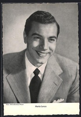 Ansichtskarte Schauspieler Mario Lanza im Anzug in die Kamera lächelnd 