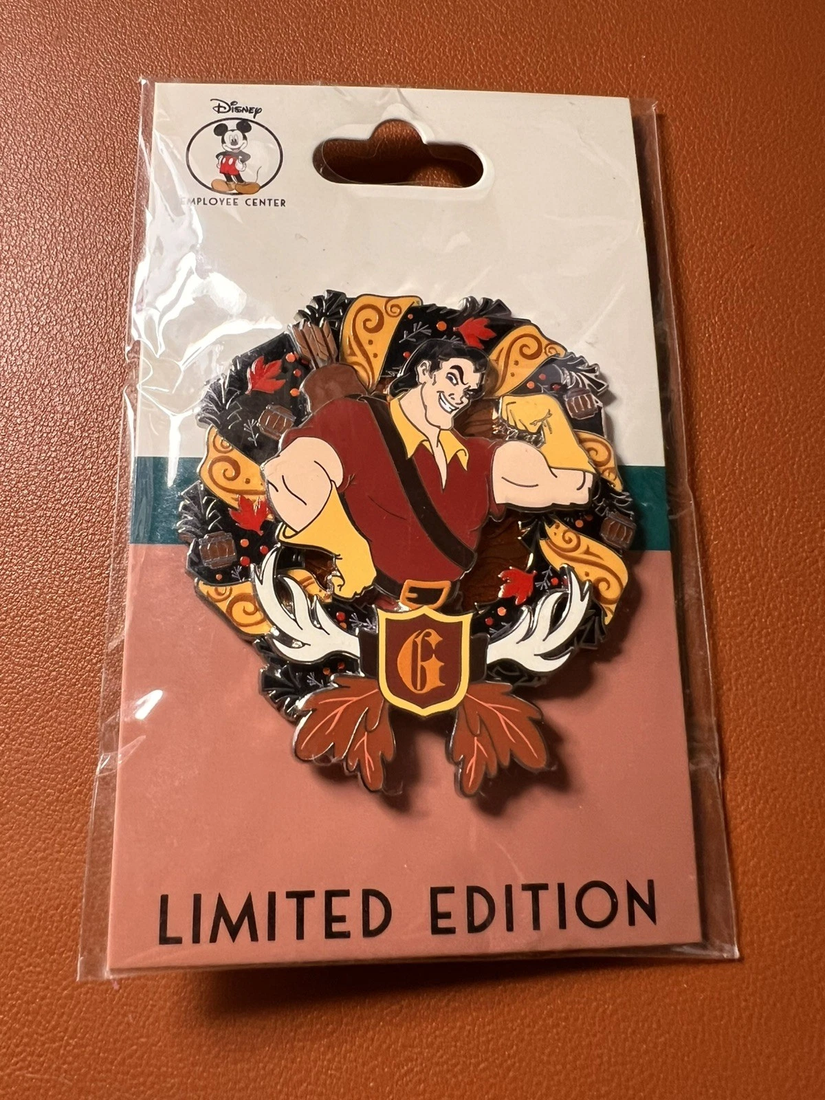 DEC Villains Christmas Wreath Beauty & the Beast Gaston LE 400 Disney Pin