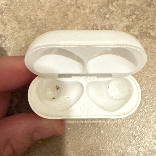 Apple AirPods (4th Generation) with Active Noise Cancellation (ANC) - Zdjęcie 3 z 5