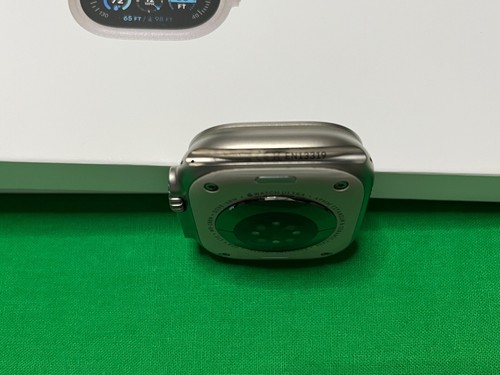 Apple Watch Ultra 2 49mm tytan z bransoletą oceaniczną - niebieska bateria: 100% bardzo dobry - Zdjęcie 11 z 14