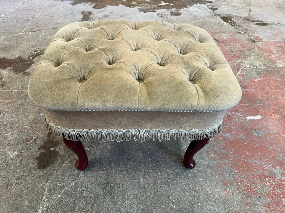 Classic footstool 2024