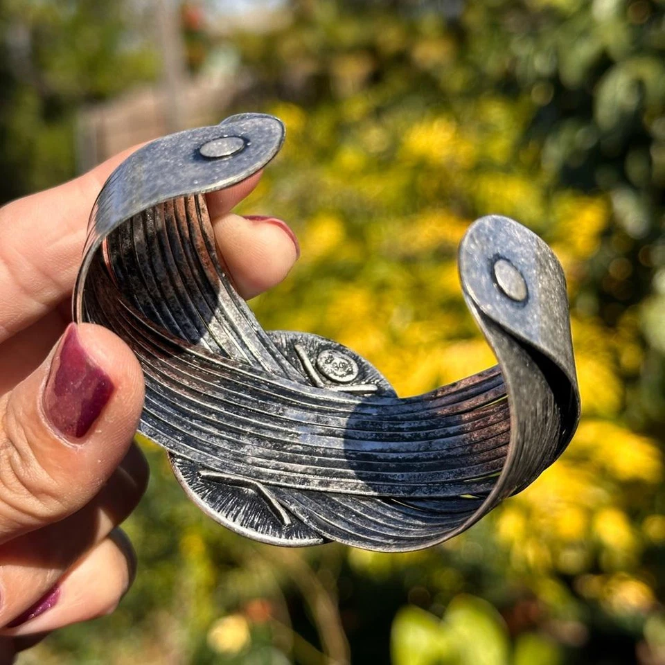 Brazalete de piedra de moda vintage Premier Designs plateado y rojo Foto 4 de 4