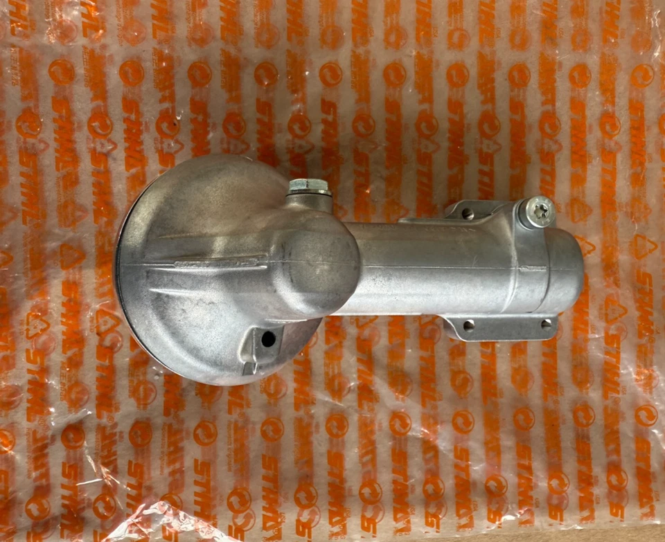 OEM NEW STIHL FS91R FS94 FS94R FS111 FS111R TRIMMER GEAR BOX HEAD 4180 641 0304 - Image 3 of 4