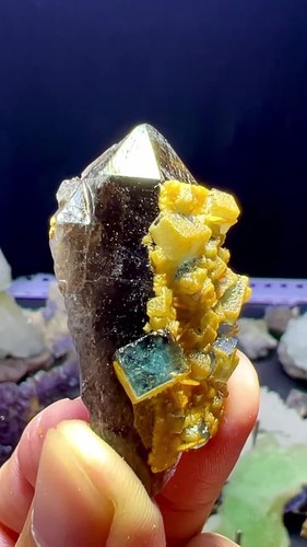 20.6g Natural Blue Cubic fluorite crystal mineral specimen/yaogangxian - Video 1 of 1