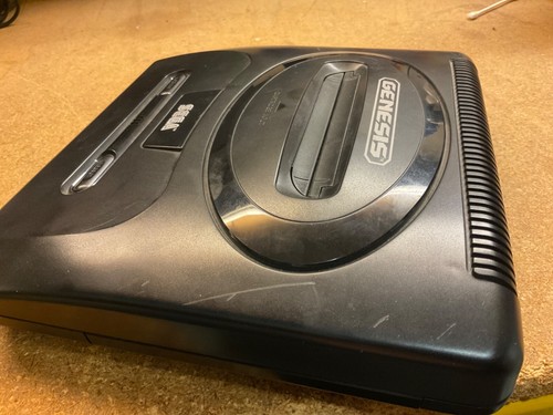 **Preisverfall** Sega Genesis mit 2 Controllern MK-1631 & allen Kabeln - Bild 3 von 7