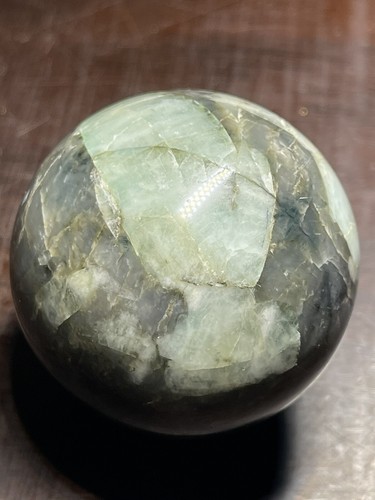 Emerald Sphere Ball Orb Crystal 44mm 118g - Picture 4 of 12