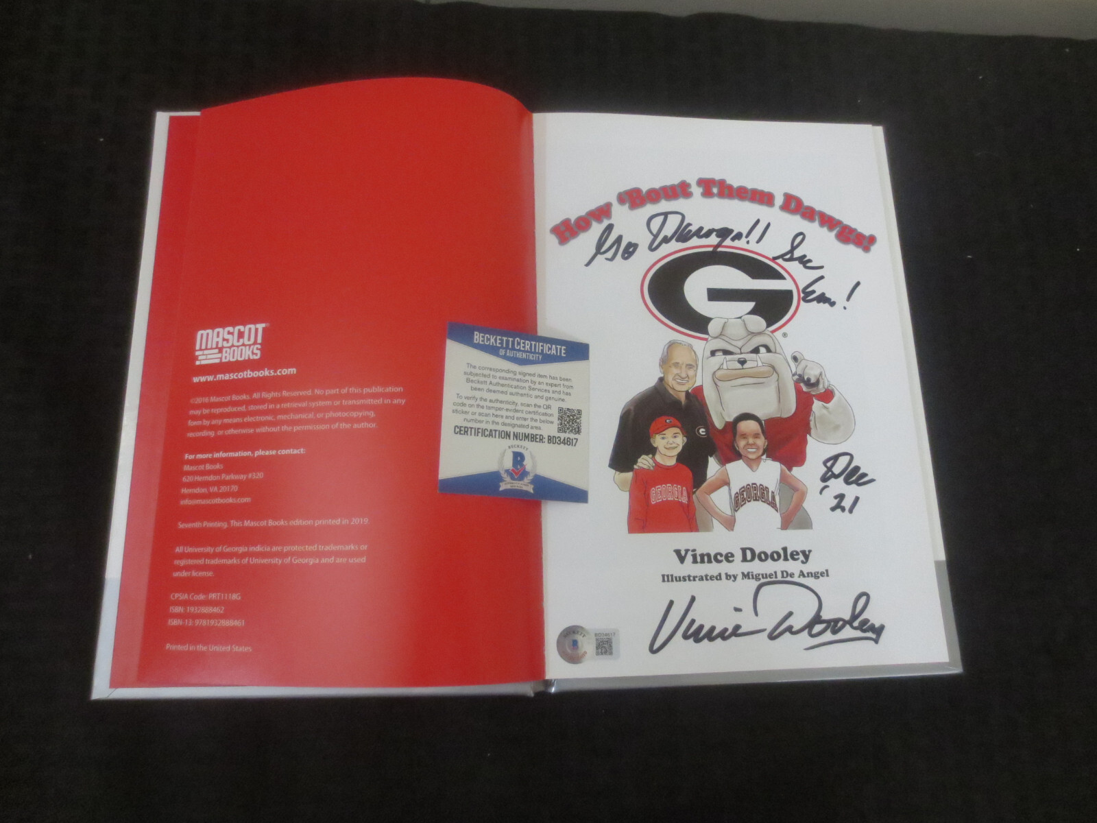 How Bout Them Dogs Vince Dooley Autographed Signed UGA Bulldogs Autograph Book Beckett COA 