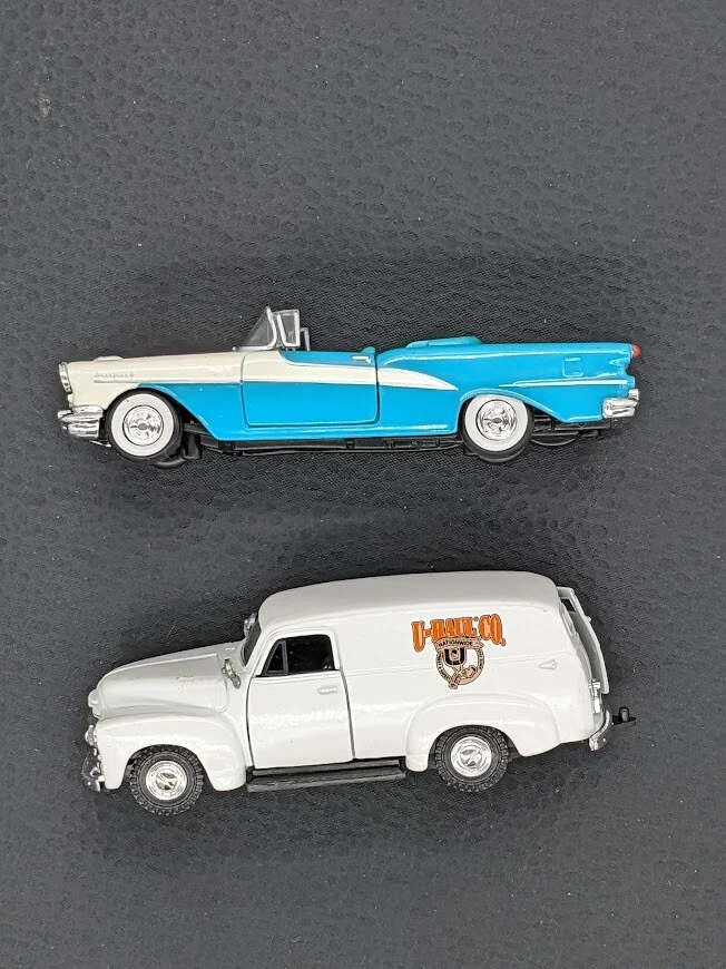 De colección Road Champs 1955 Oldsmobile Starfire 1954 Panel Van Diecast Nuevo Foto 4 de 4