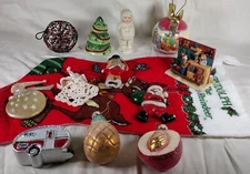 Assorted Christmas Vintage & Modern Decorations & Ornaments Lot 2