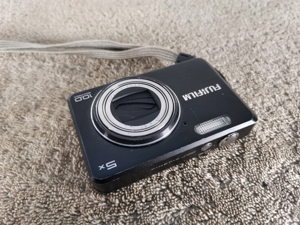 Fujifilm FinePix J Series J100 10.0MP Digital Camera - Silver, photo 3 of 5