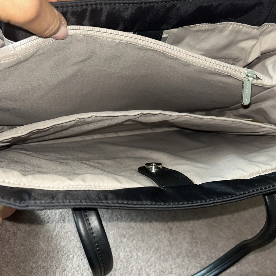 briggs and riley tote - Image 2 of 4