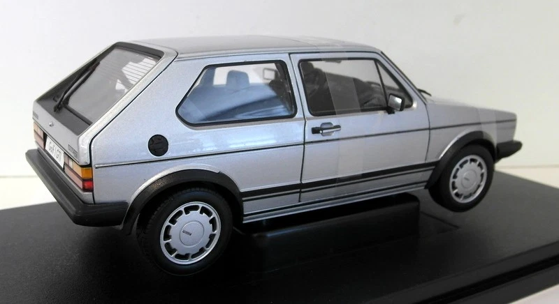 Welly 1/18 Scale Diecast 18039W Volkswagen Golf GTi Mk1 Silver - Image 3 of 4