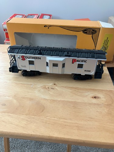 Lionel - So Pacific Iluminado Bay Window Caboose 6-9316 | Condition: Used