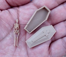 1/64 cool human skeleton mummy coffin figure fit 1:64 car street in STOCK