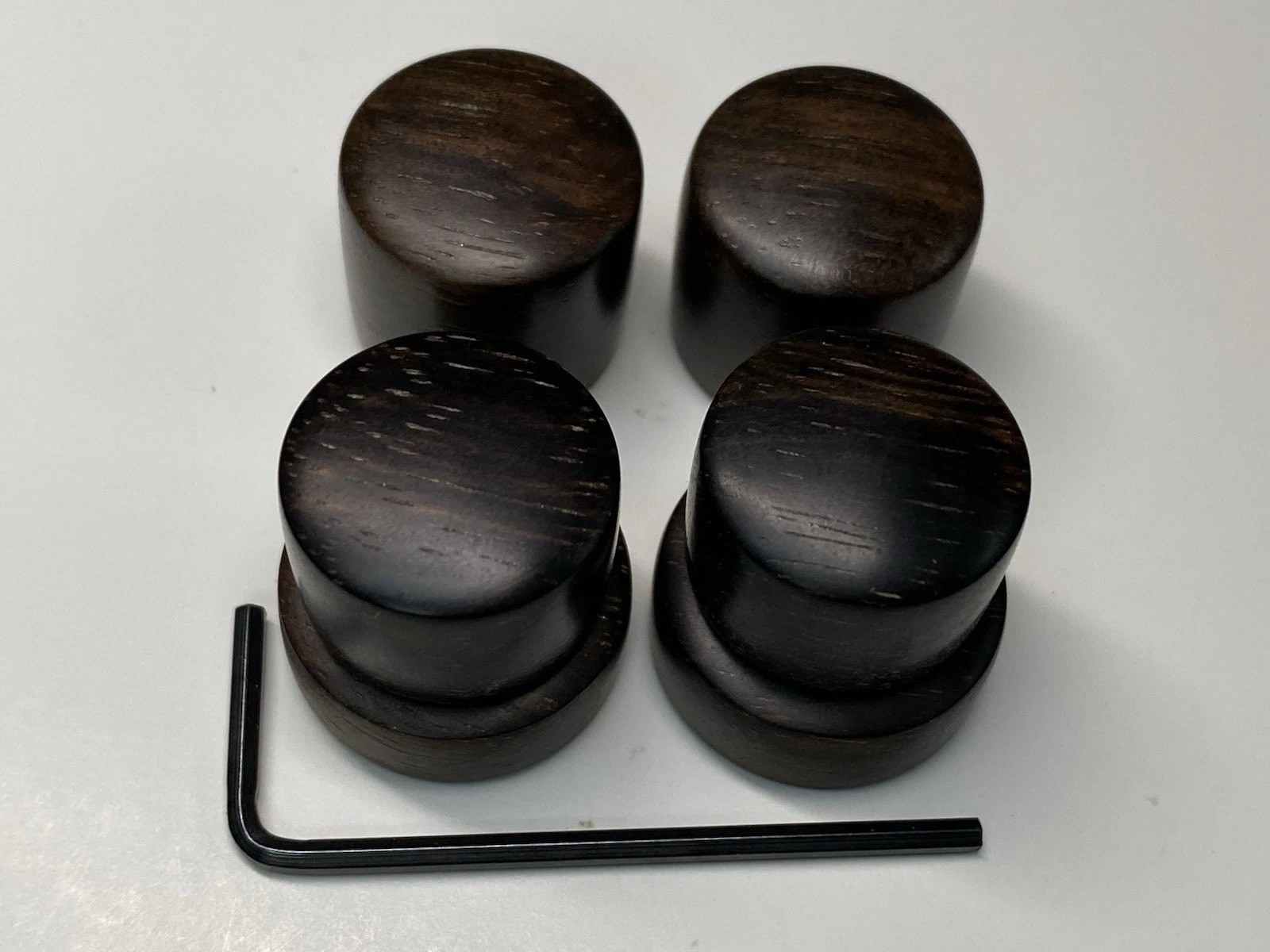 4 EBONY, 2 TON/VOL. 2 STACKED KNOBS, FRENCH POL ISH, PACKED AS PICTURED