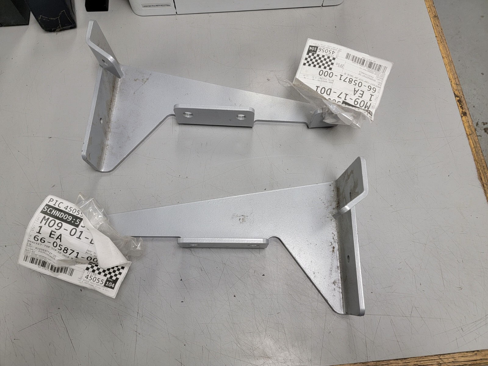 Freightliner 66 05871 000 And 66 05871 001 Bracket Top Stpdp Shldbboxf 