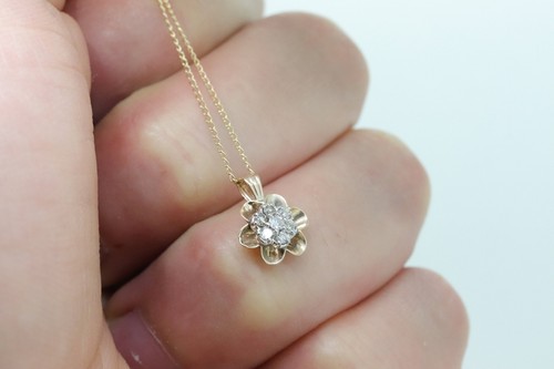 14k Diamond DAISY Pendant. 14k Diamond Daisy Buttercup flower pendant necklace - Picture 2 of 6