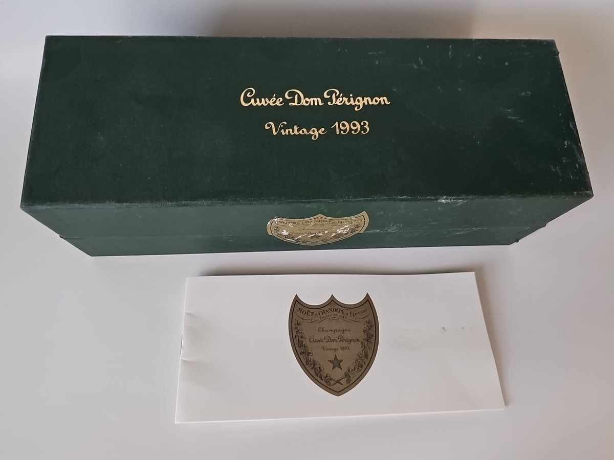 Vintage 1993 Dom Perignon Champagne Bottle EMPTY w/ Box Vintage 1993 Dom Perignon Champagne Bottle EMPTY w/ Box