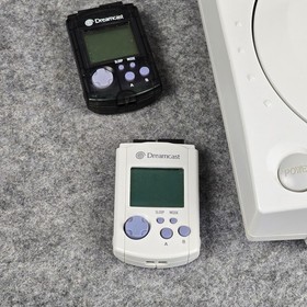 Sega Dreamcast Console HKT-3020 Bundle Controller 2 VMUs Manuals Cables NTSC-U