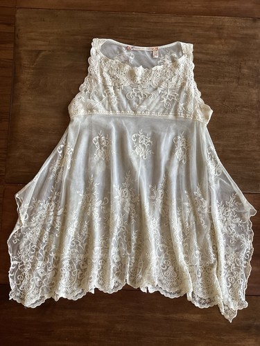 Chelsea & Violet Boho Ivory Illusion Lace Sleeveless Empire Tunic Top Medium