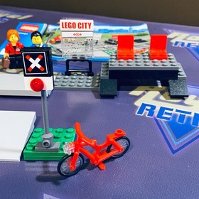 LEGO City 60051 Train Station Stop Platform with 2 Passenger Minifigure's