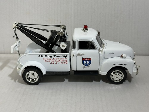 JADA SHOWROOM 1953 CHEVY WRECKER TOW TRUCK WHITE 1:24 DIECAST MODEL NEW NO BOX - Picture 5 of 12