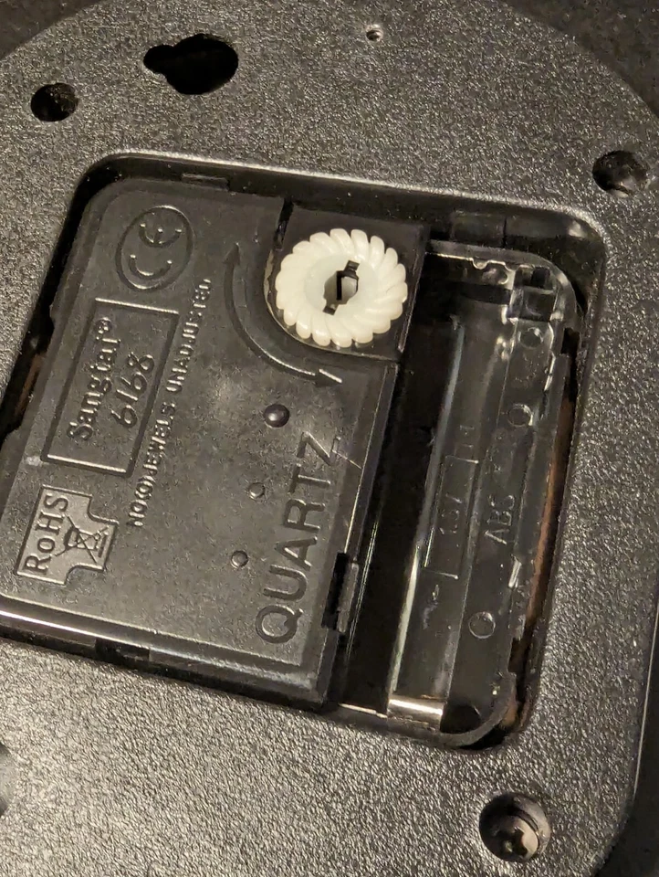 Vandor 99089 Star Wars 13.5" Wood Wall Clock Multicolor UNTESTED jedi sith r2d2 - Image 3 of 4