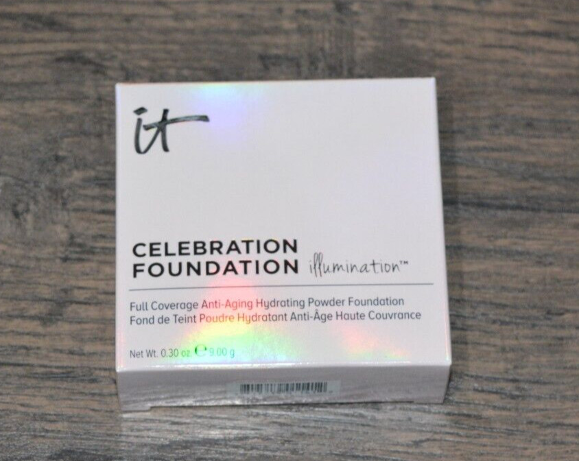 It Cosmetics Celebration Foundation  illumination Powder Foundation  Light