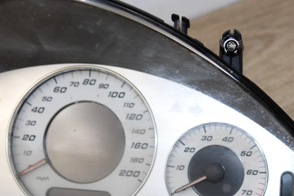 04-06 MERCEDES BENZ w211 E55 AMG KOMPRESSOR SPEEDOMETER INSTRUMENT GAUGE CLUSTER - Image 3 of 4