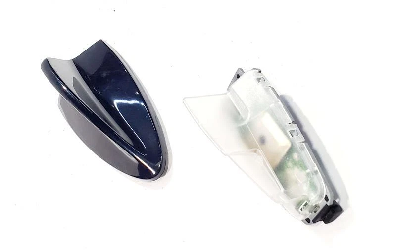 2013 BMW 128I OEM 30001721bf Shark Fin Antenna Black - Image 2 of 4