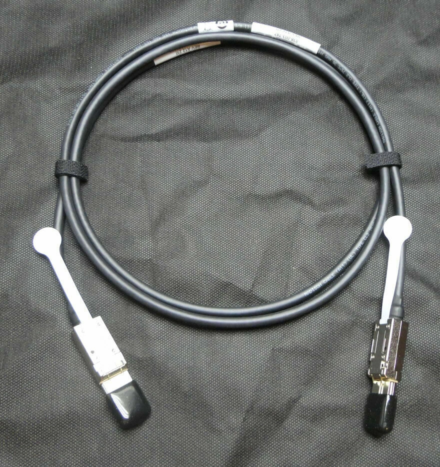 EMC Amphenol 038-003-787 EMC Mini SAS SFF 8088 to 8088 2M Cable - Image 3 of 4