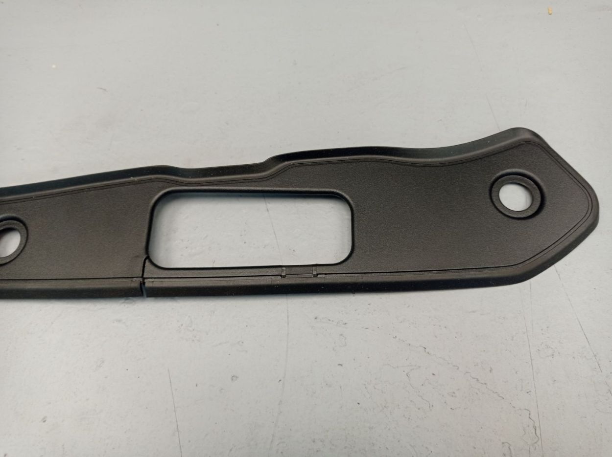 Opel Astra J hatchback tailgate trunk top trim 13301610 13305730