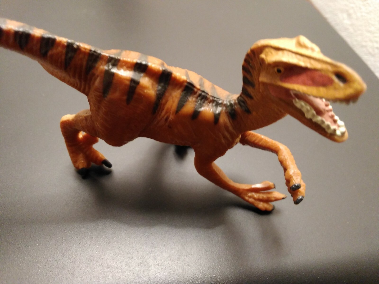 utahraptor figure